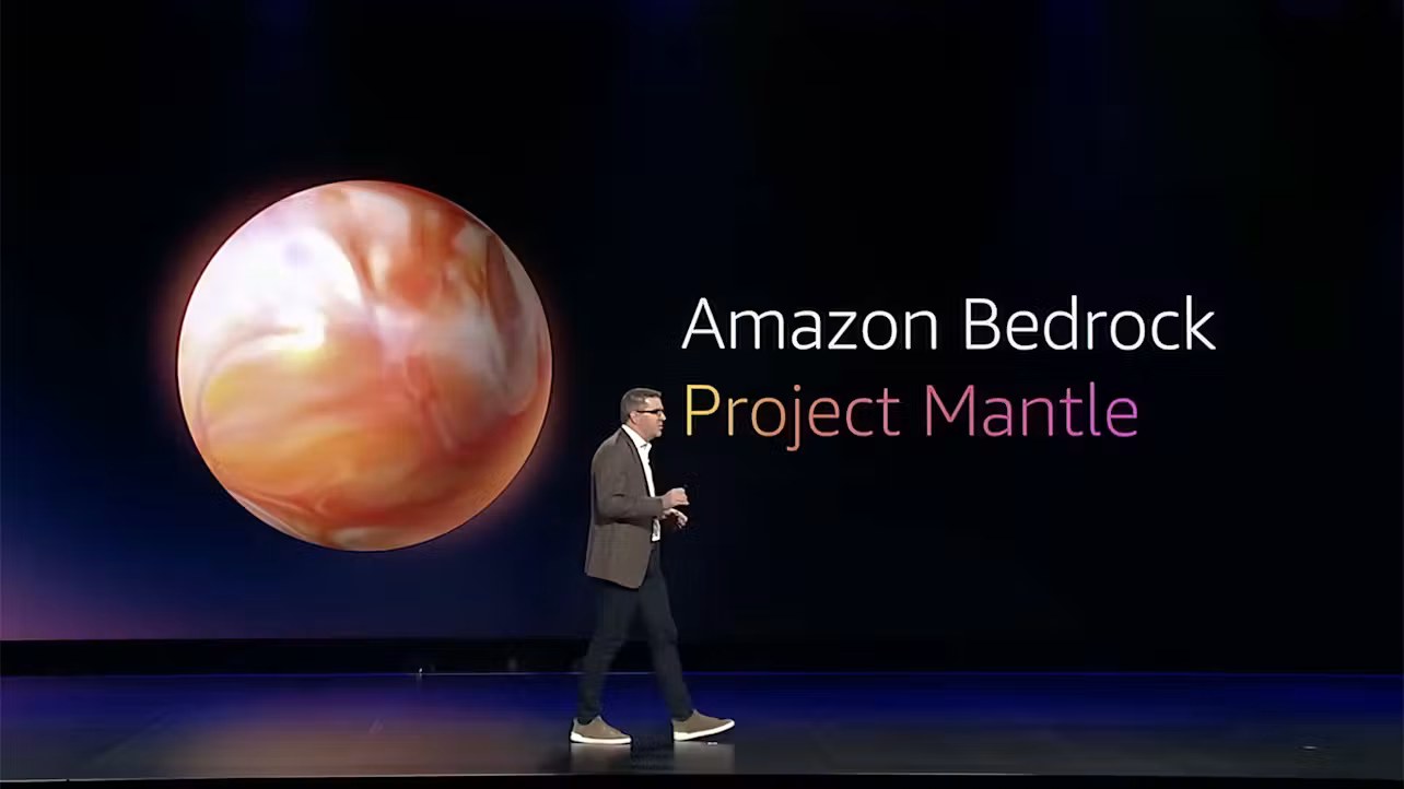 Dave Brown 在 AWS re:Invent 2025 介绍 Project Mantle